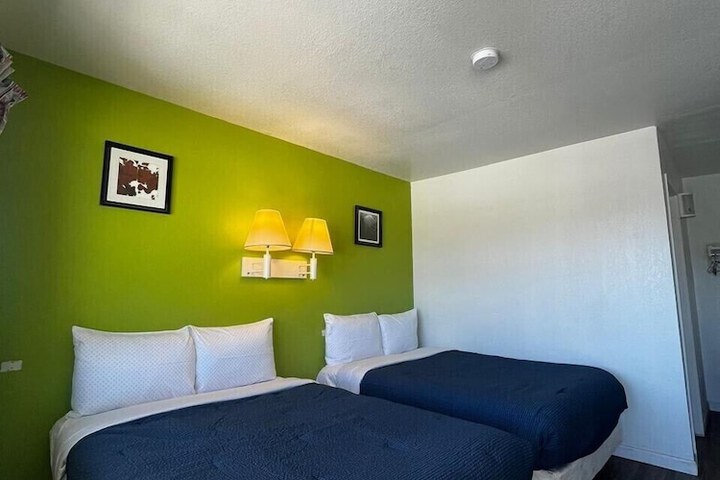 Parkside Inn by PHG - Sweetwater