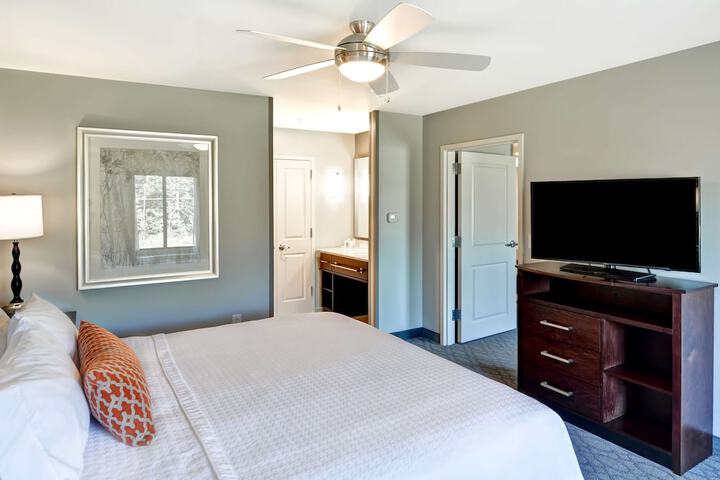 Room 14 of 36