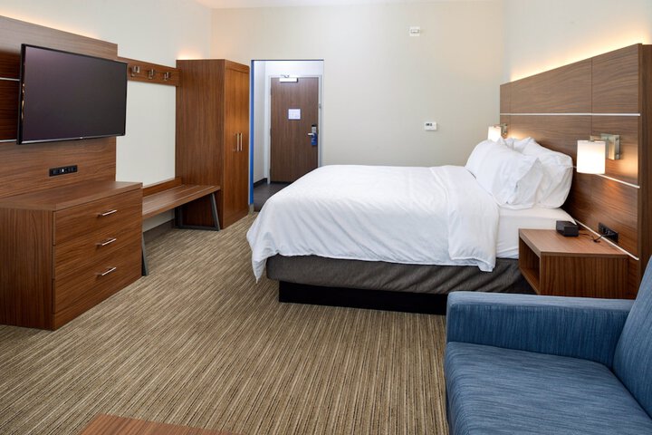 Room 42 of 59