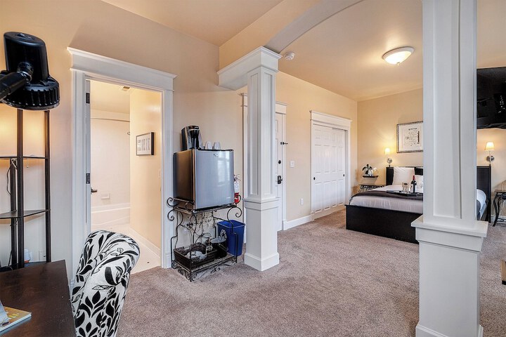 Room 107 of 155