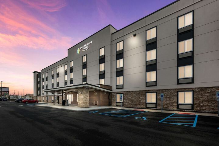WoodSpring Suites Linden