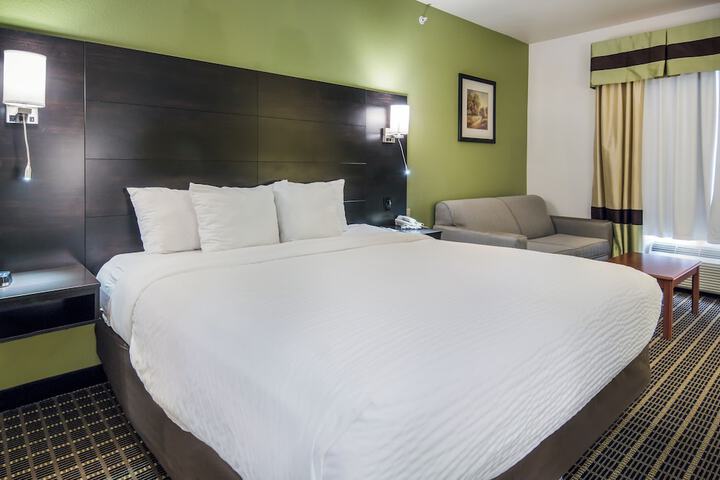 Clarion Inn & Suites Weatherford South