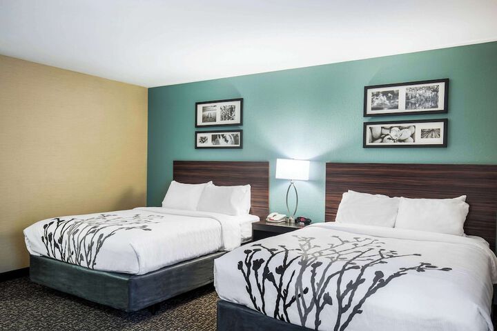 Sleep Inn & Suites Dunmore