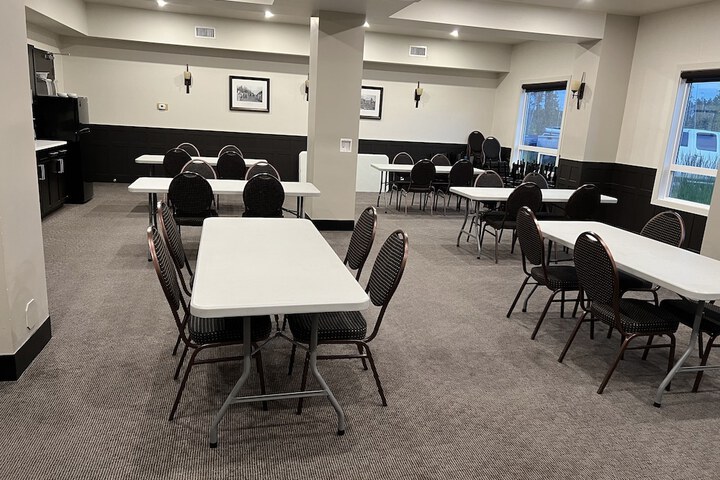 Business Center 33 of 35