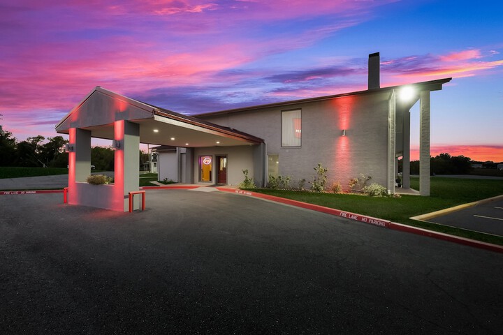 Red Roof Inn Madisonville