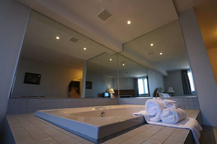 Hot Tub 24 of 25
