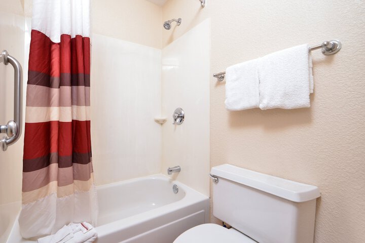Room 11 of 24