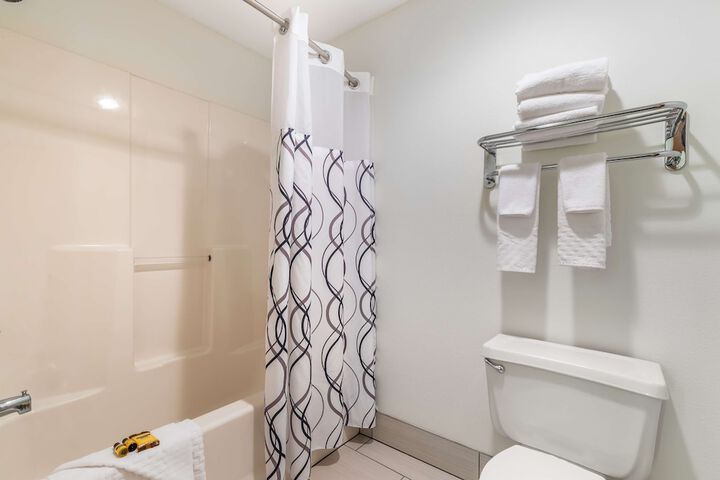 Best Western Plus University Park Inn & Suites