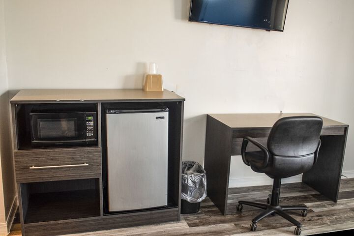 Room 8 of 20