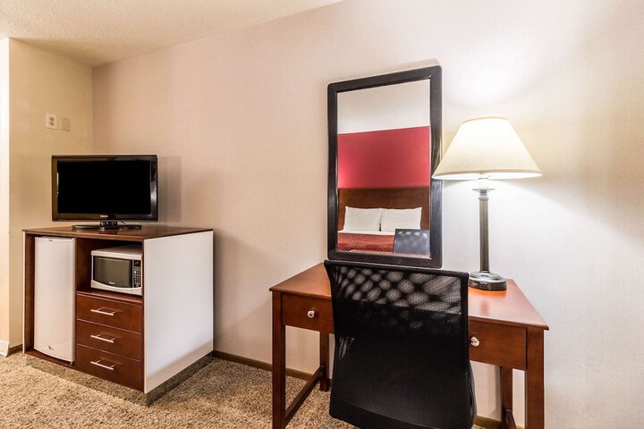 Room 17 of 46