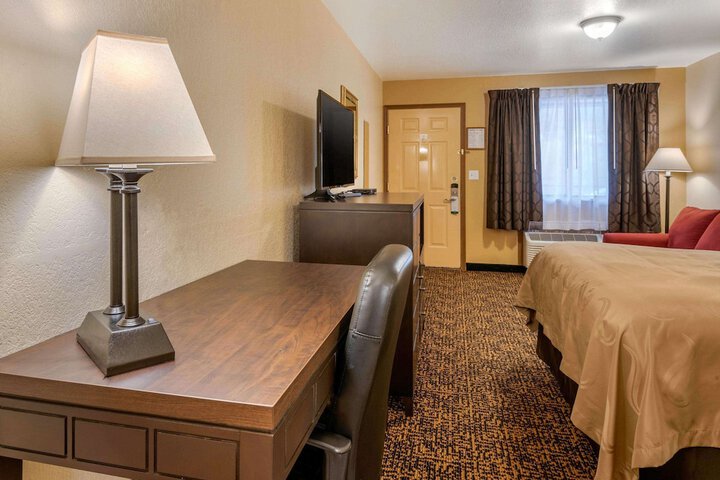 Room 15 of 38