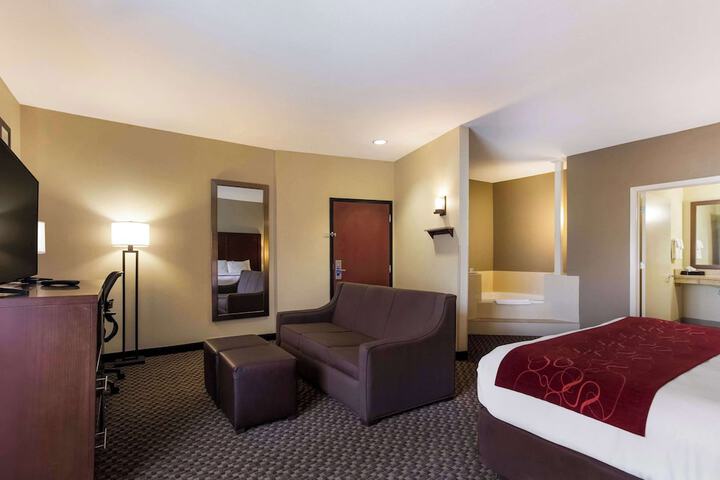 Room 8 of 27