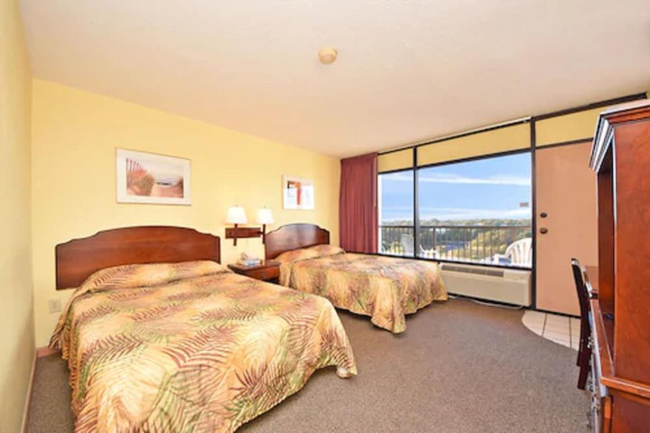 Room 105 of 138