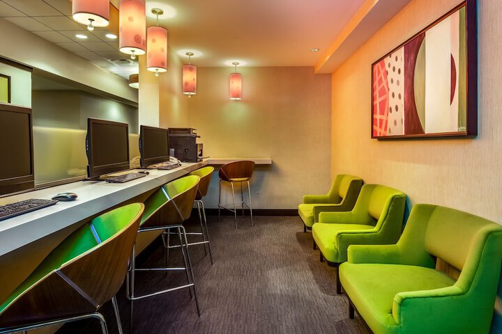 Business Center 70 of 71