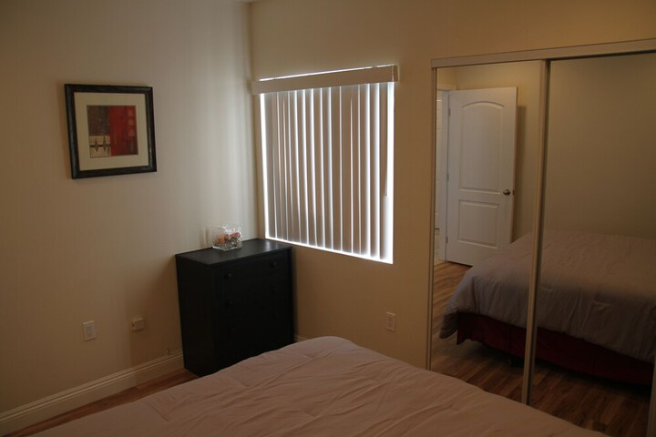 Room 9 of 25