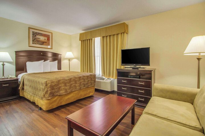Room 13 of 28