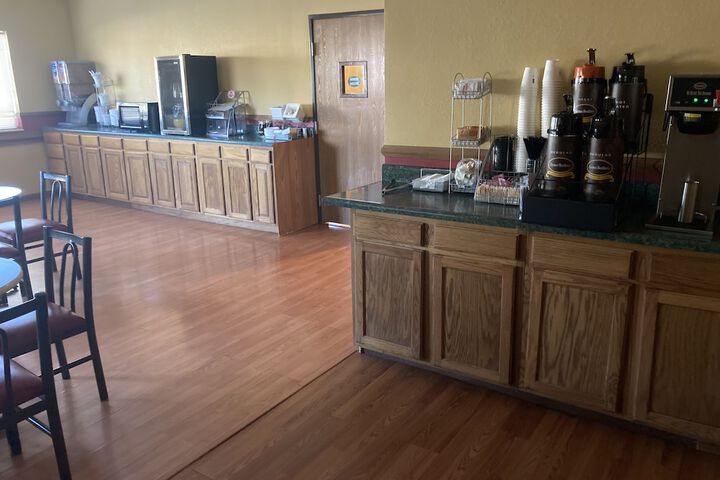 Super 8 by Wyndham Martinsville