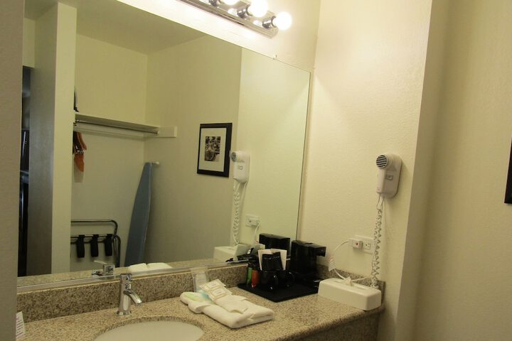 Room 35 of 71
