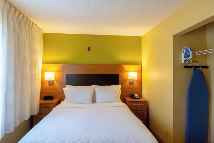 Candlewood Suites Bedford Fort Worth by IHG