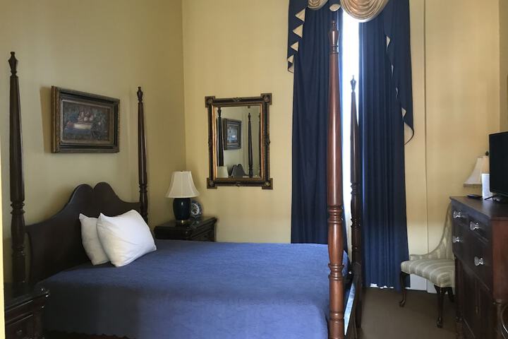Room 19 of 142