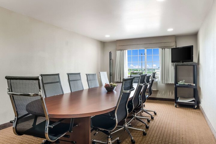 Sleep Inn & Suites North Liberty - Liberty City