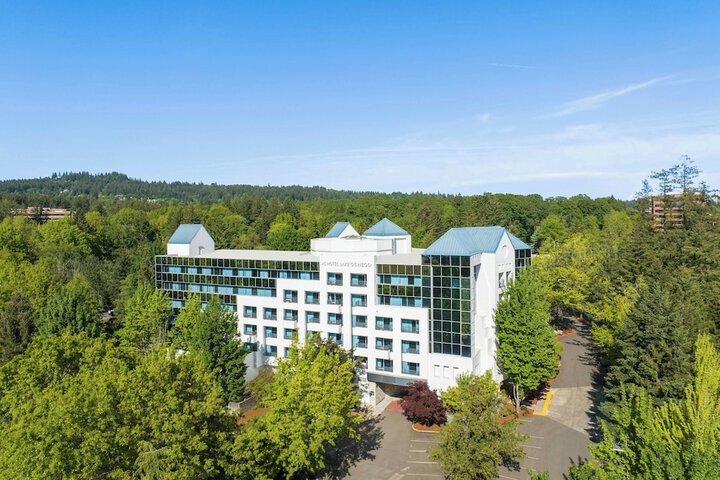AC Hotel by Marriott Portland Lake Oswego