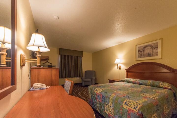 Room 6 of 19