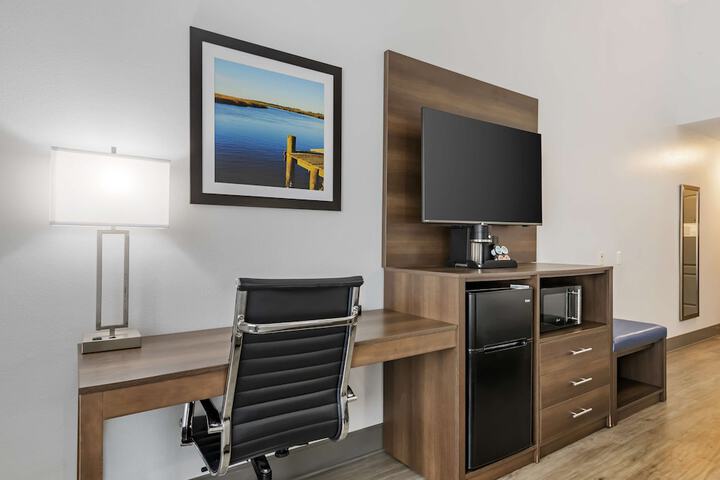 Room 25 of 40
