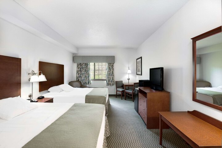 Room 8 of 14