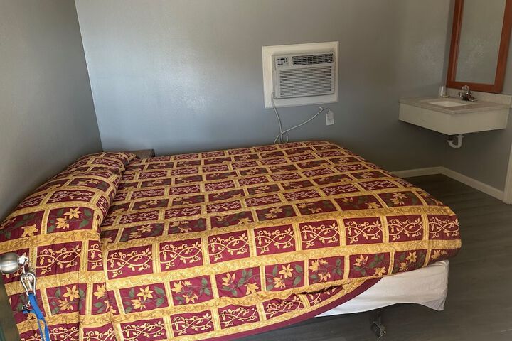 Room 6 of 7