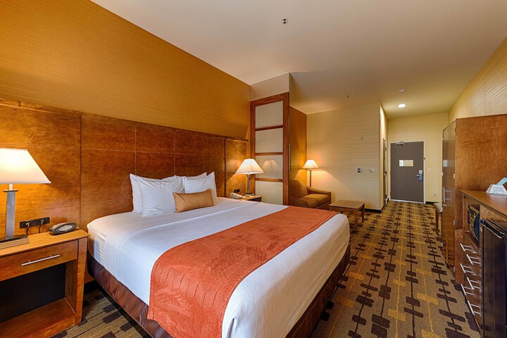 Room 7 of 27