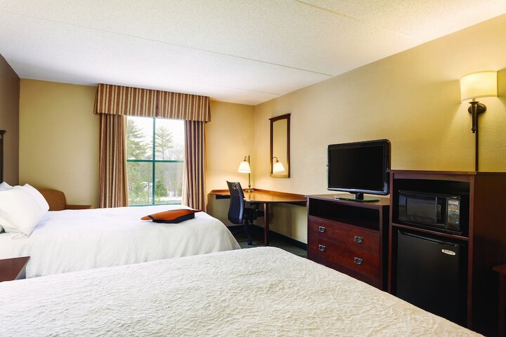 Hampton Inn & Suites Lake George