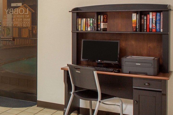 Business Center 17 of 17