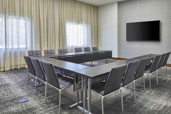 AC Hotel by Marriott Atlanta Airport Gateway