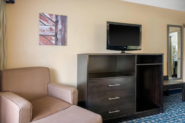Quality Inn & Suites Brooksville I-75 / Dade City