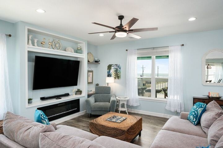 Sunrise Paradise 3 Bedroom Home by RedAwning
