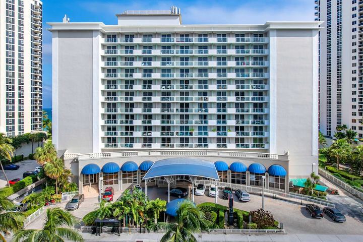 Hotel 4 of 161