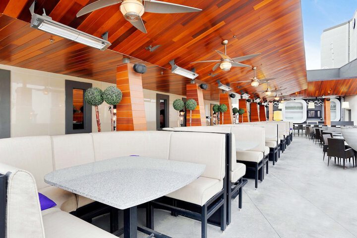Sandman Signature Vancouver Airport Hotel & Resort