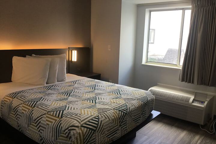 Room 17 of 37