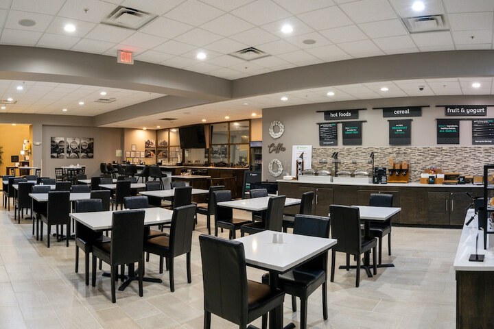 Dining 65 of 79