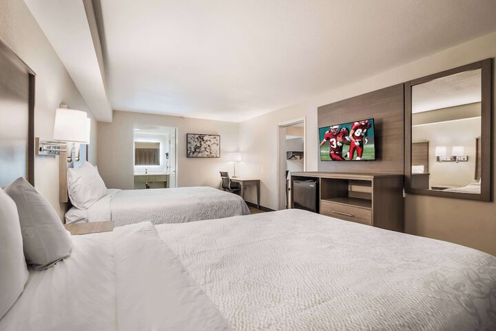 Room 32 of 34