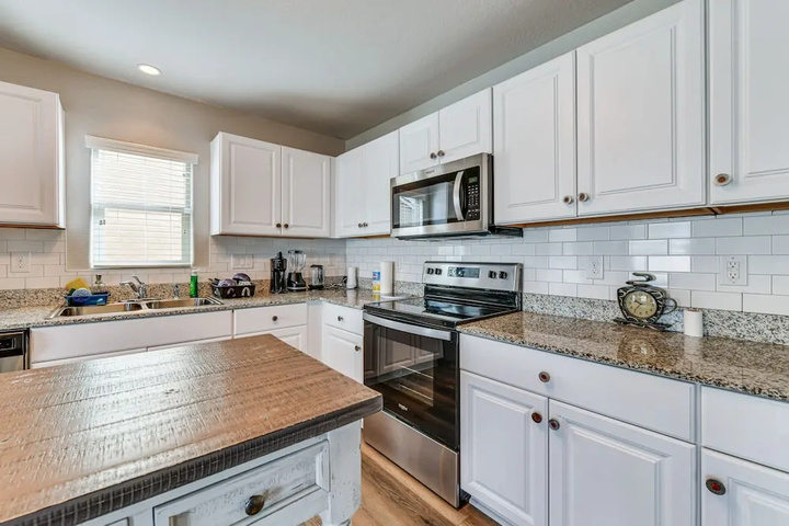 Pet-friendly Home w / Fenced Yard in Florence!