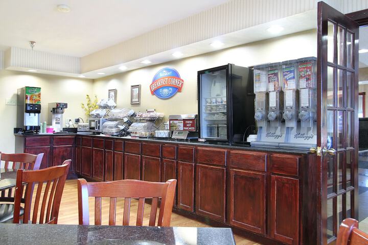 Breakfast/Coffee Service 32 of 47