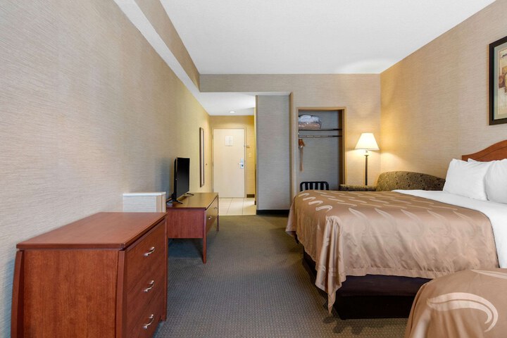 Room 22 of 38