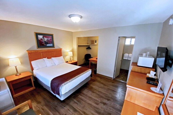 Room 14 of 28