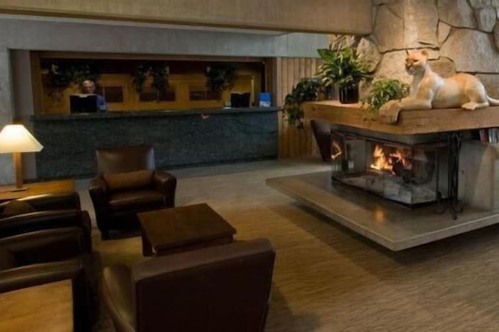 Hotel Interior 13 of 32