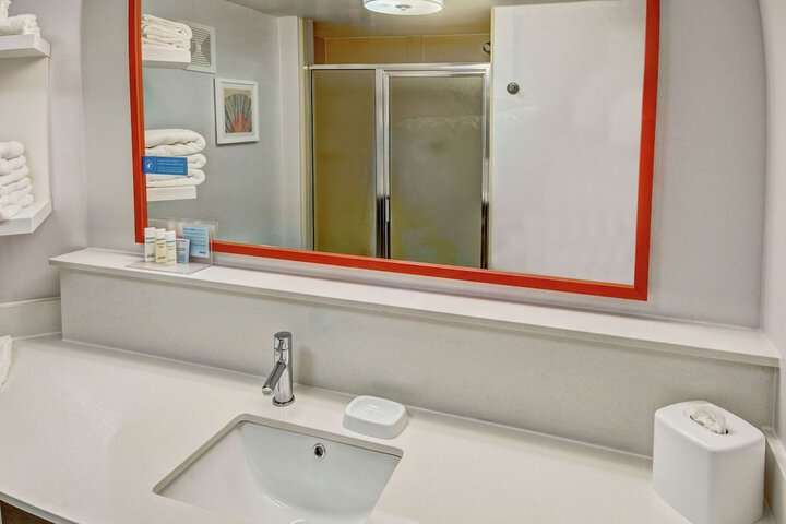 Room 14 of 38