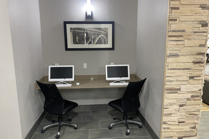 Business Center 32 of 32