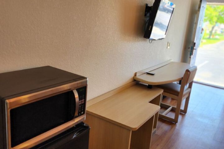 Room 13 of 28