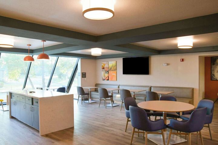 Comfort Inn & Suites NW Milwaukee